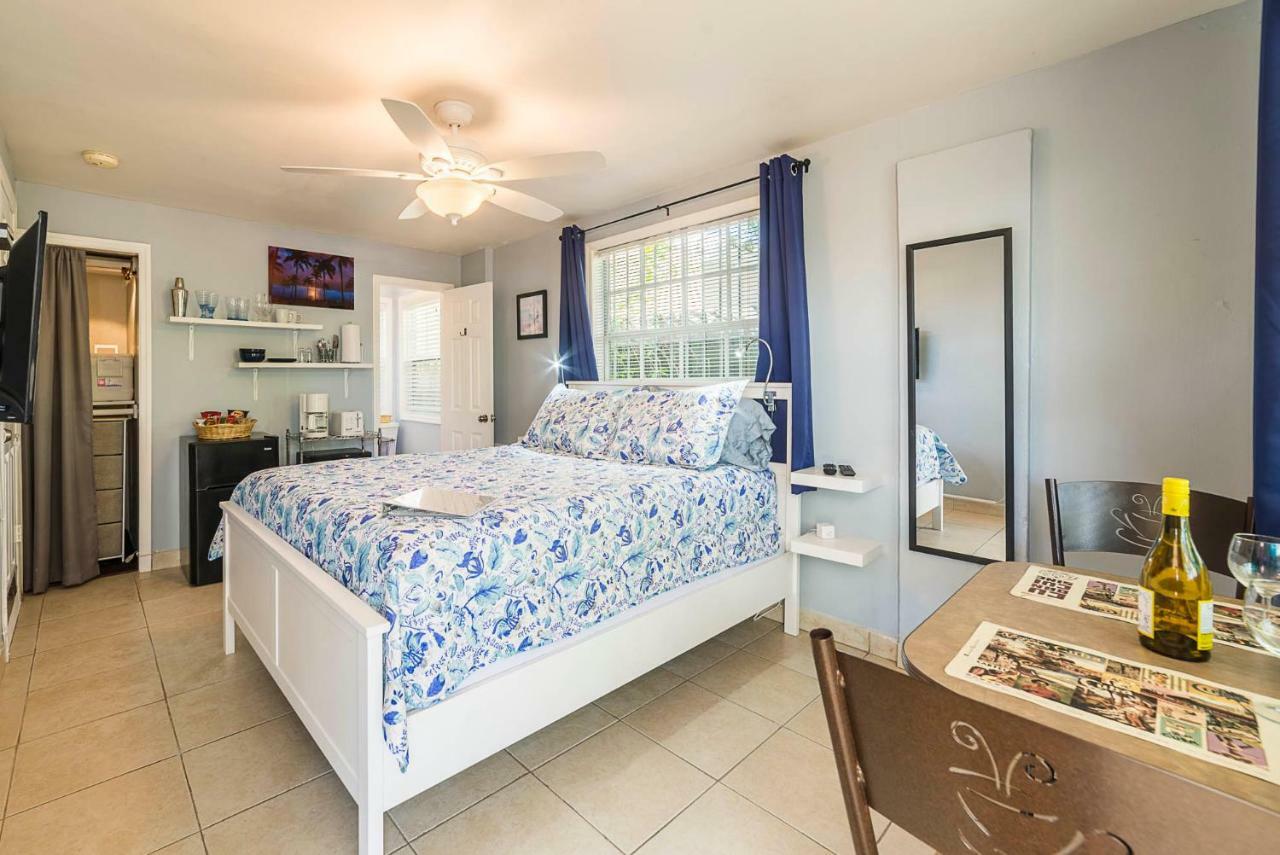 The Blue Door Inn Fort Lauderdale Exteriör bild