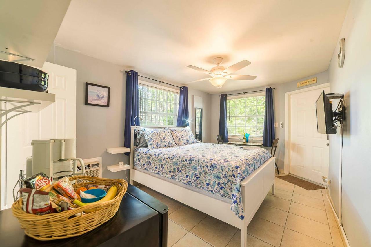The Blue Door Inn Fort Lauderdale Exteriör bild